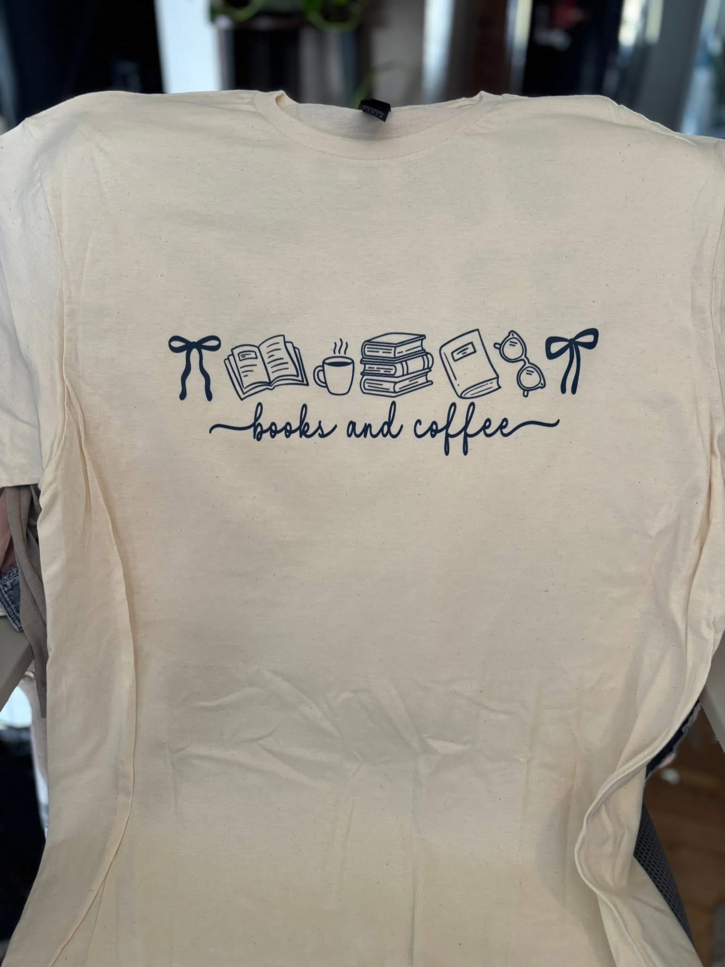 Short Sleeve. Books. Tan. Large